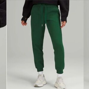 Lululemon High Rise Scuba Jogger (Everglade Green)